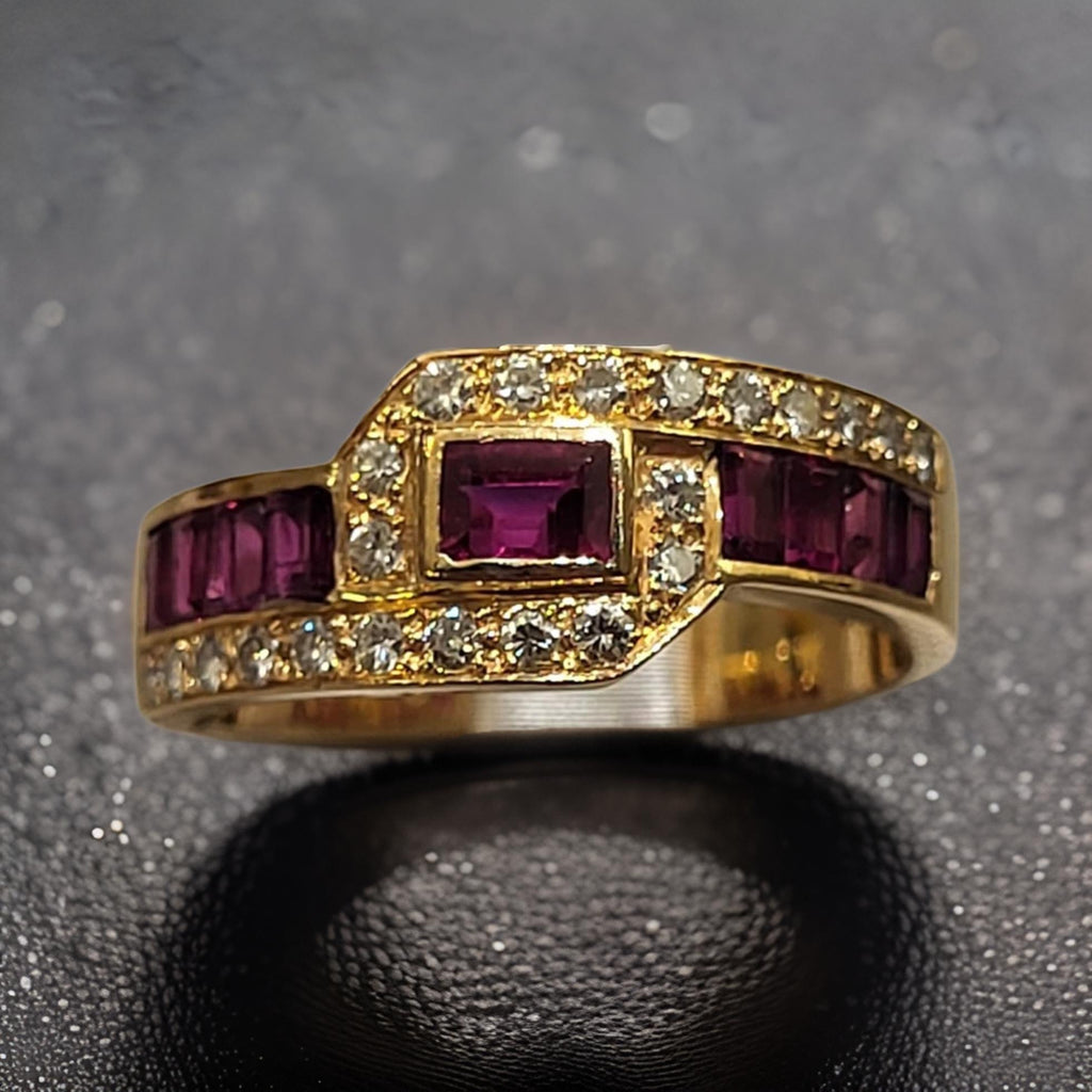 Ring 14Kt Gelbg. & Burma Rubine